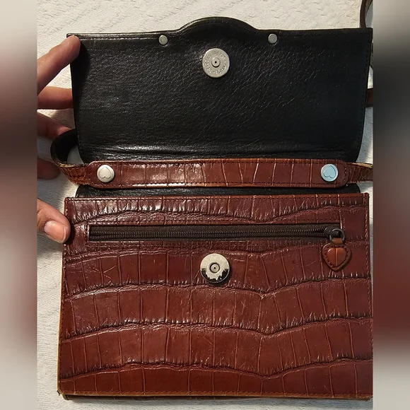 Brighton Pebbled black & Brown Croc Embossed Leather Travel Crossbody EUC - Picture 8 of 16